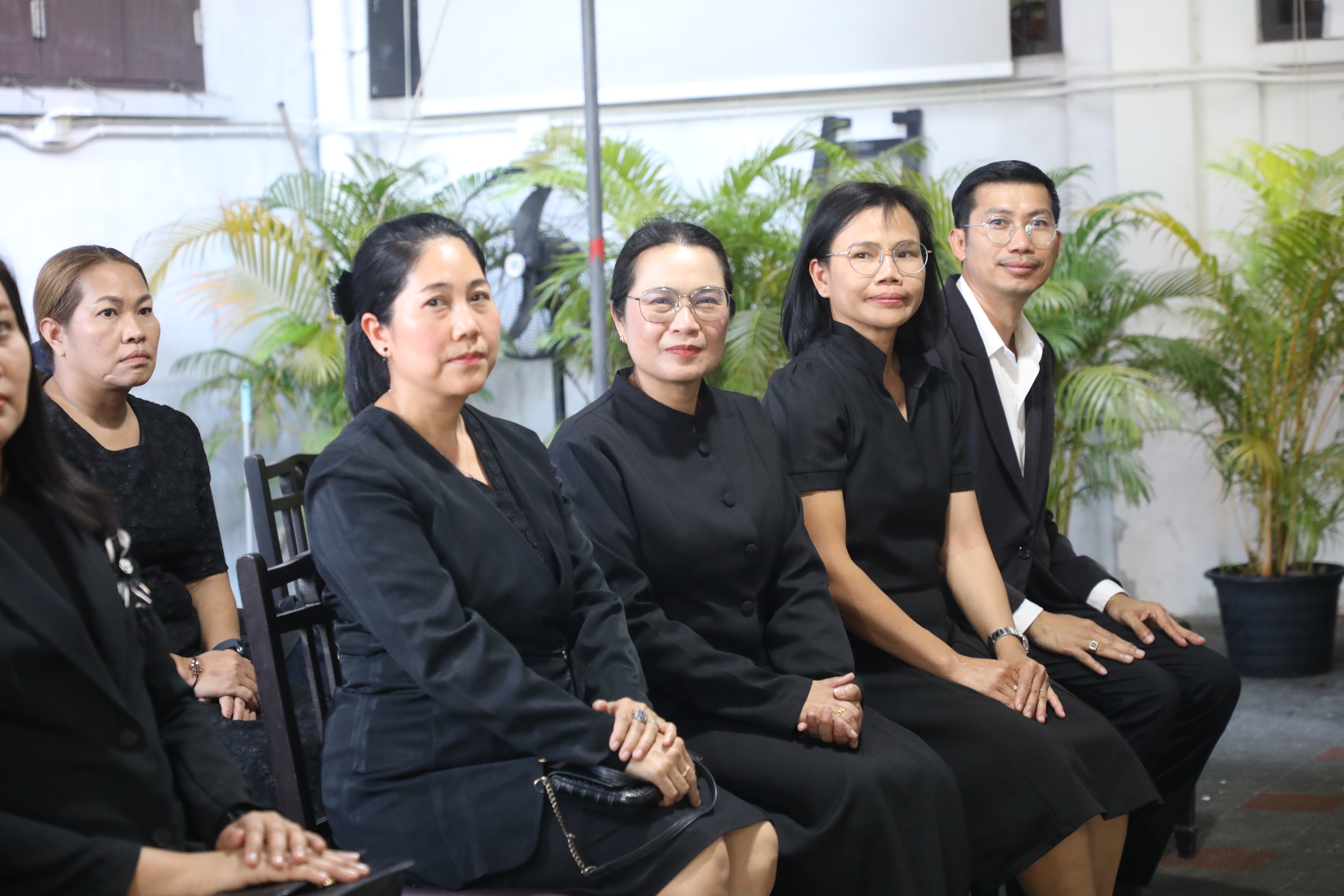 title - ส.ป.ก. ร่วมอาลัย เข้าร่วมงานสวดพระอภิธรรม นายจรัลธาดา กรรณสูต องคมนตรี อดีตปลัดกระทรวงเกษตรและสหกรณ์